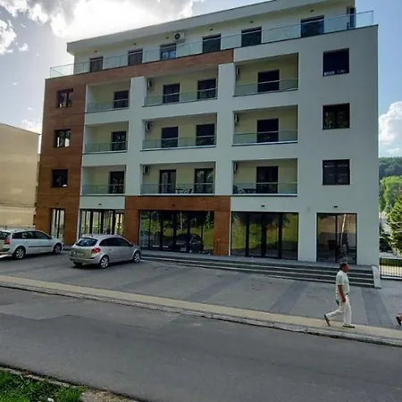 Sana & Free Garaza Lejlighed